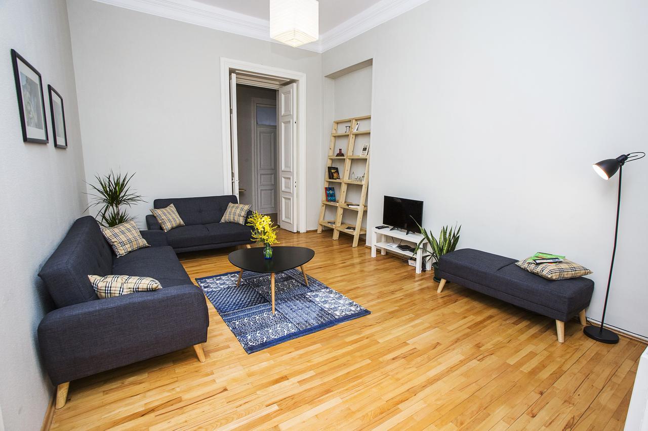 Charming 2Br Apartment In Old Tbilisi - By Wehost Тбилиси Екстериор снимка