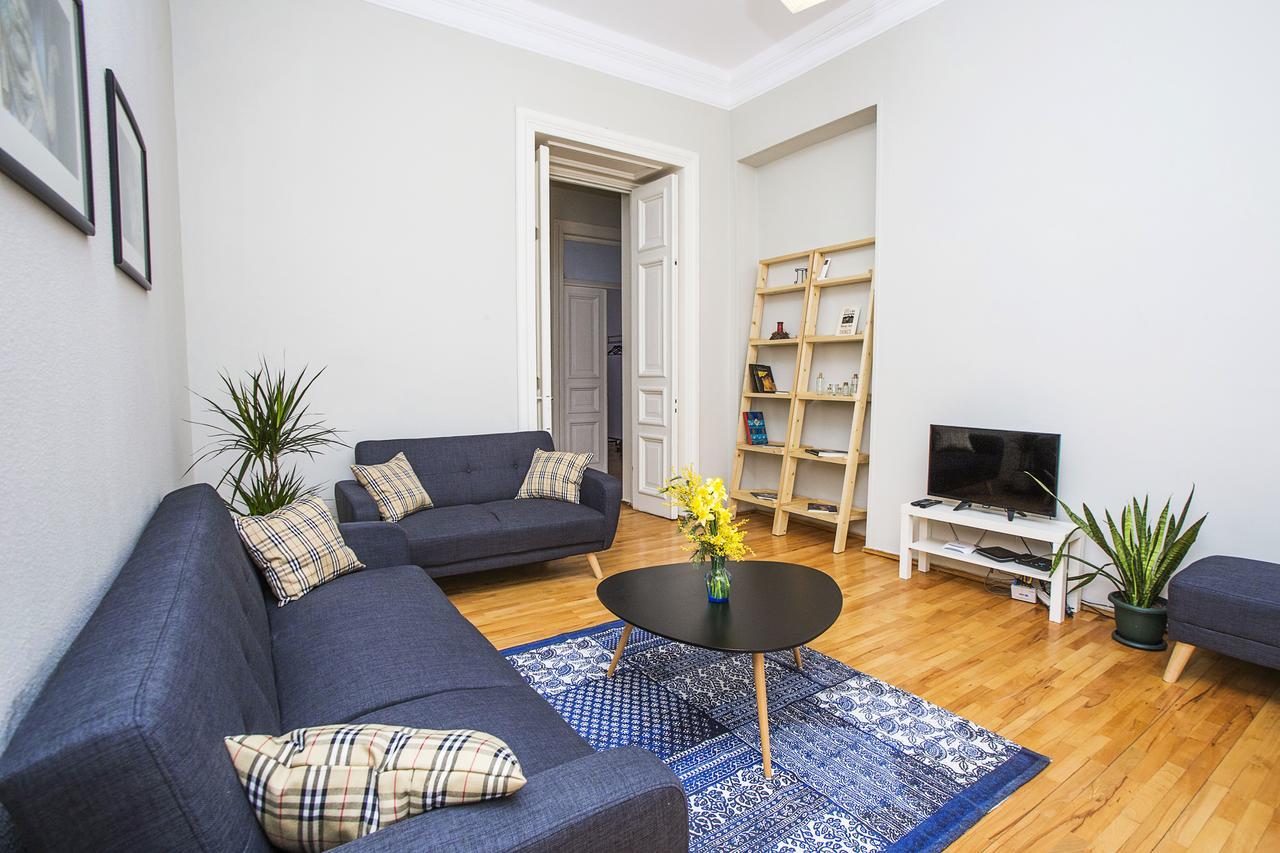 Charming 2Br Apartment In Old Tbilisi - By Wehost Тбилиси Екстериор снимка